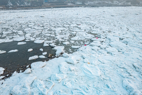 大连风光冬季海岸线海冰