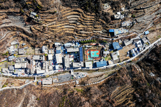 山里篮球场