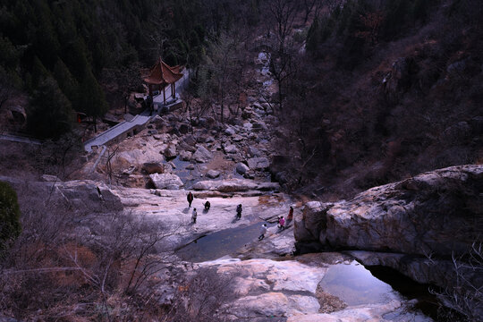 冬日山野景区环境插图