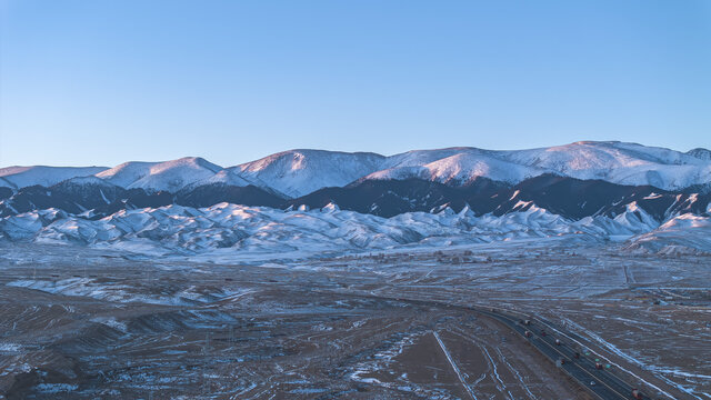 雪落焉支山