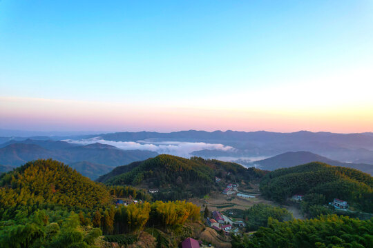 霍山汪家冲日出云海