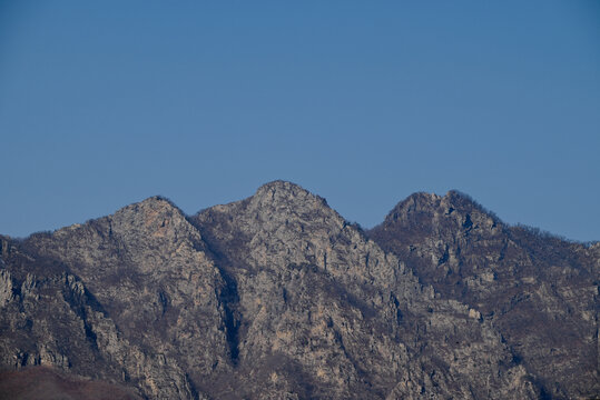 远处高山