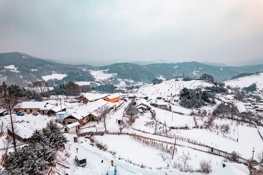 吉林松岭雪村冬季东北农村雪景