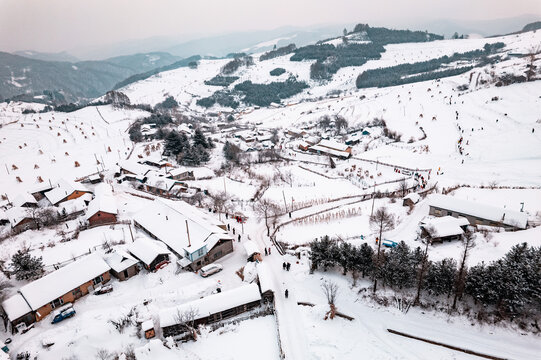 吉林松岭雪村冬季东北农村雪景