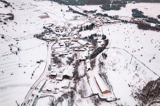 吉林松岭雪村冬季东北农村雪景