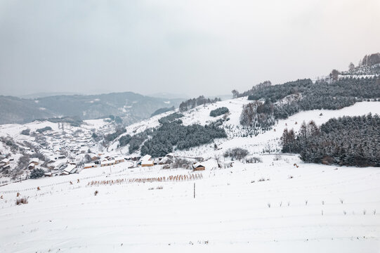 吉林松岭雪村冬季东北农村雪景