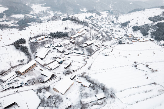 吉林松岭雪村冬季东北农村雪景