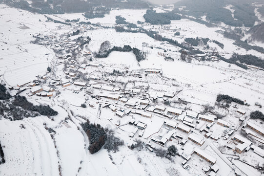 吉林松岭雪村冬季东北农村雪景