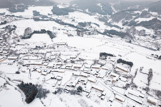 吉林松岭雪村冬季东北农村雪景