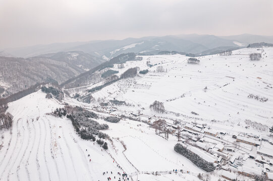 吉林松岭雪村冬季东北农村雪景