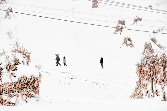 吉林松岭雪村冬季东北农村雪景