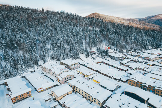 航拍雪乡雪景旅游民宿东北农村