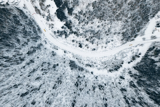 航拍雪乡雪景旅游民宿东北农村