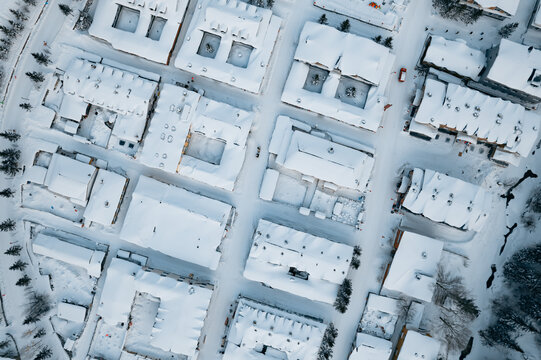 航拍雪乡雪景旅游民宿东北农村