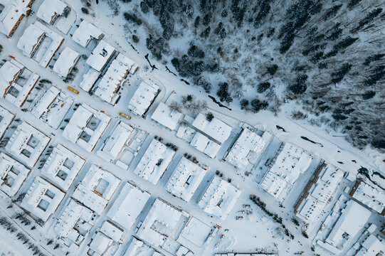 航拍雪乡雪景旅游民宿东北农村