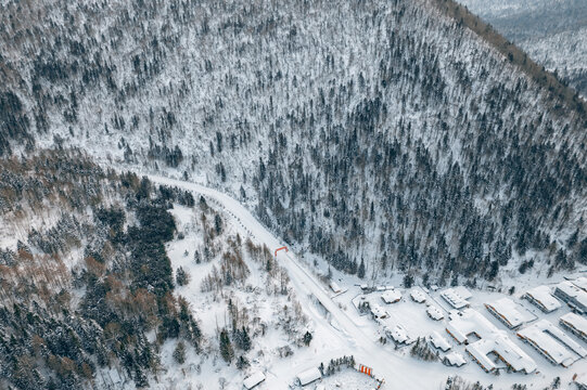 航拍雪乡雪景旅游民宿东北农村