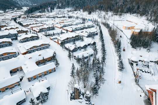 航拍雪乡雪景旅游民宿东北农村