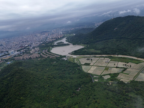 山区城镇农田