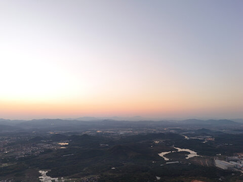 山区农村黄昏