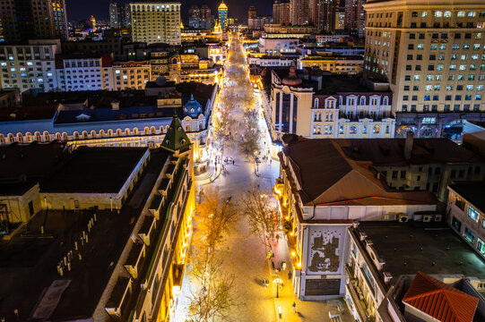 中国黑龙江哈尔滨中央大街夜景