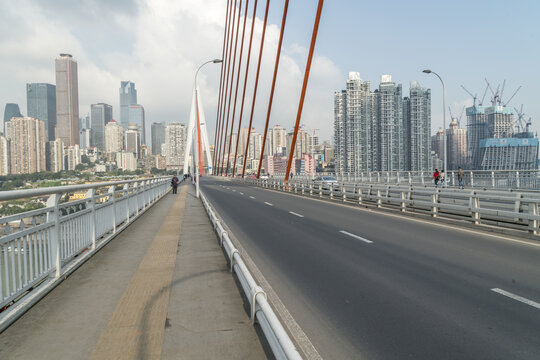 重庆千厮门大桥街景