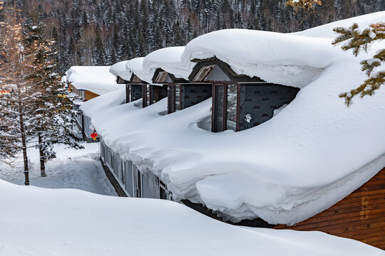 黑龙江雪乡雪景旅游民宿东北农村