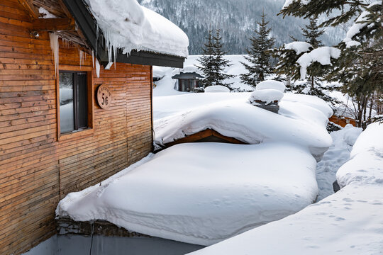 黑龙江雪乡雪景旅游民宿东北农村