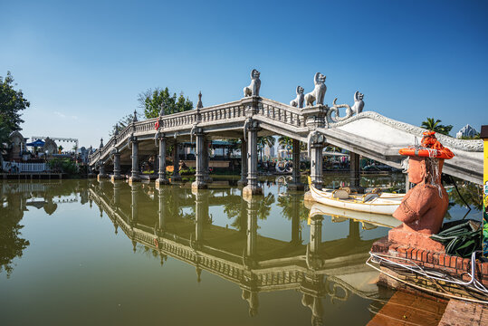 西双版纳星光夜市建筑风光