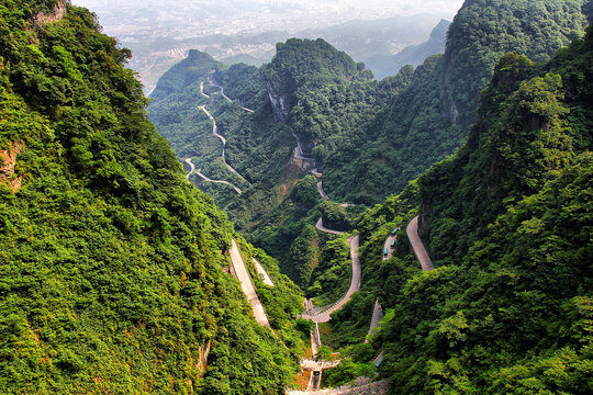 天门山国家森林公园盘山公路