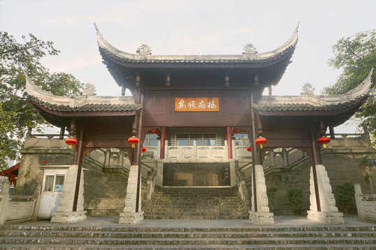 成都锦江安顺廊桥的传统牌坊