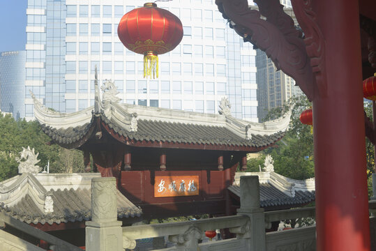 成都锦江安顺廊桥的传统牌楼