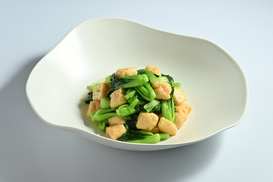 油豆腐炒青菜