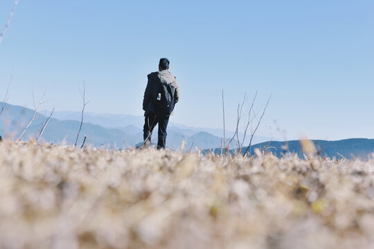 一个人徒步玉龙雪山