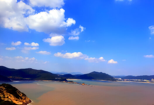 舟山普陀环岛牛头山海湾蓝天