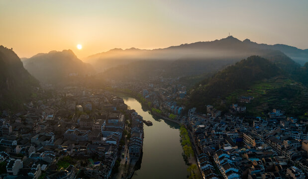 贵州凯里镇远古城日出风景