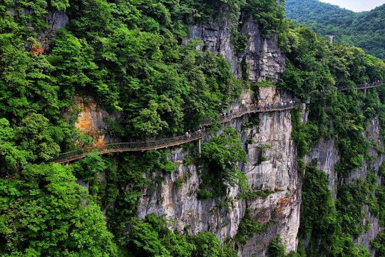 天门山悬空栈道