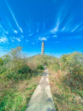 巢湖崂山岛山塔风光图