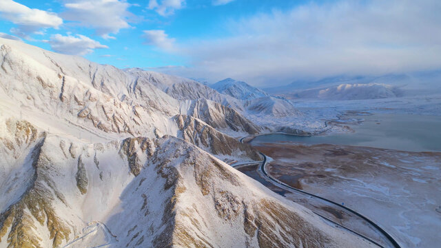 帕米尔高原雪山