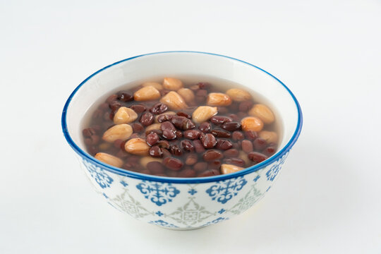 花生红豆煨汤