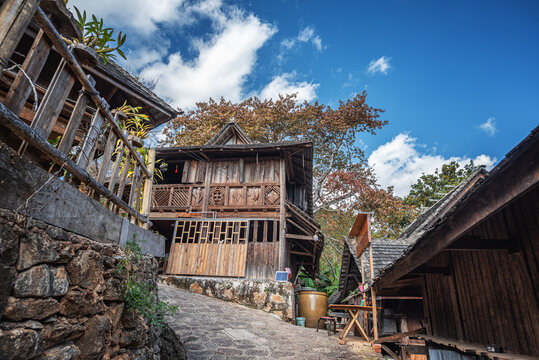 景迈山翁基布朗族古寨建筑风光