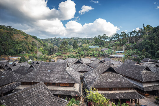 景迈山糯干古寨传统建筑风光