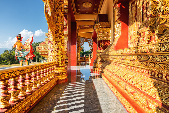 景洪大佛寺大金塔建筑特写