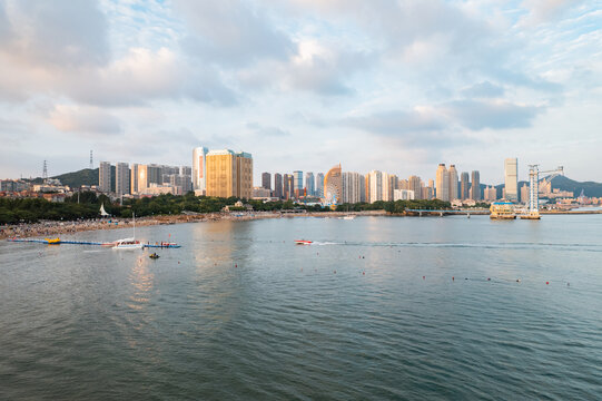 大连地标星海公园航拍城市风光