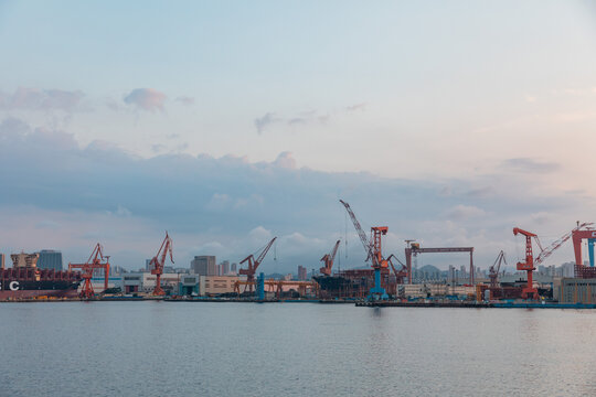 大连造船厂修船厂船坞港口