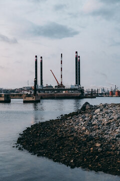 海上炼油厂