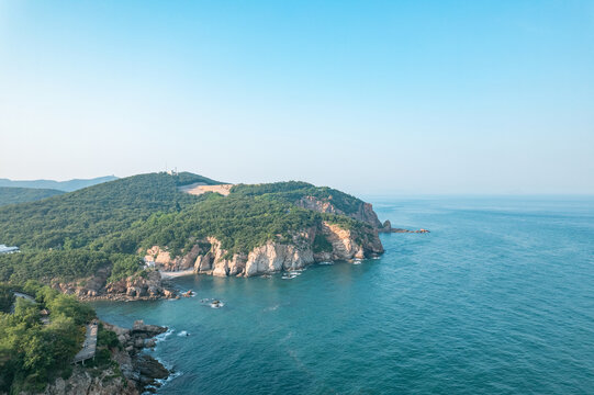 大连旅游风光地标石槽海岛礁石