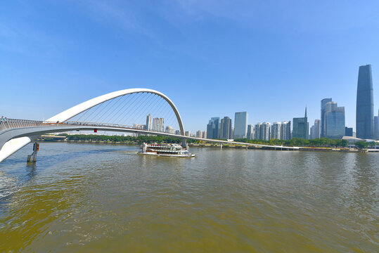 珠江海心桥