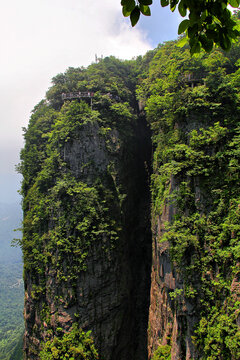 天门山悬崖峭壁