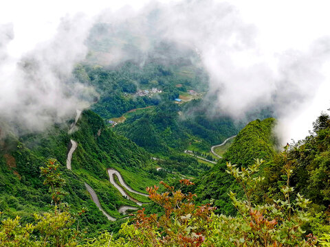 俯瞰秀山川河盖盘山公路