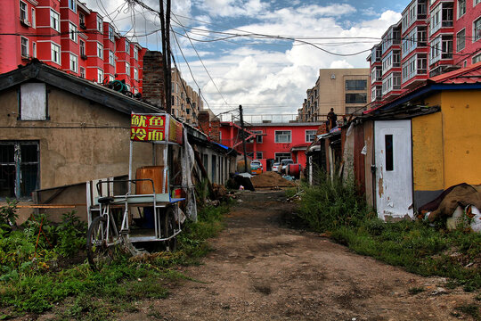 漠河城市东北平房院落